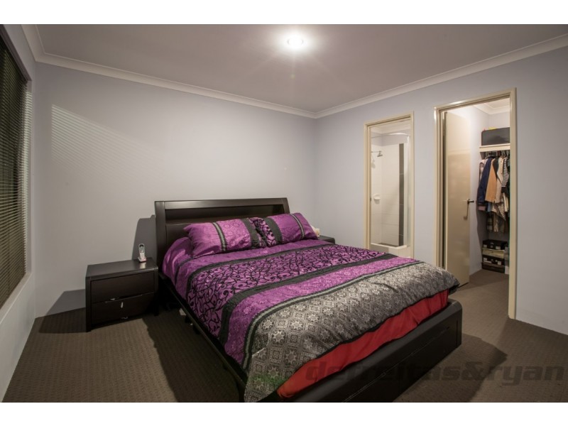 37 Sawtooth Bend, Banksia Grove WA 6031