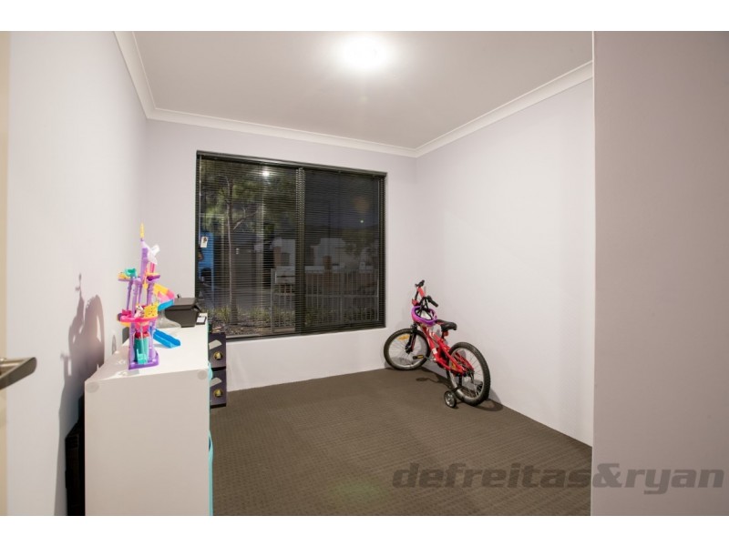 37 Sawtooth Bend, Banksia Grove WA 6031