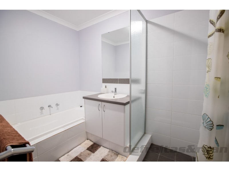 37 Sawtooth Bend, Banksia Grove WA 6031