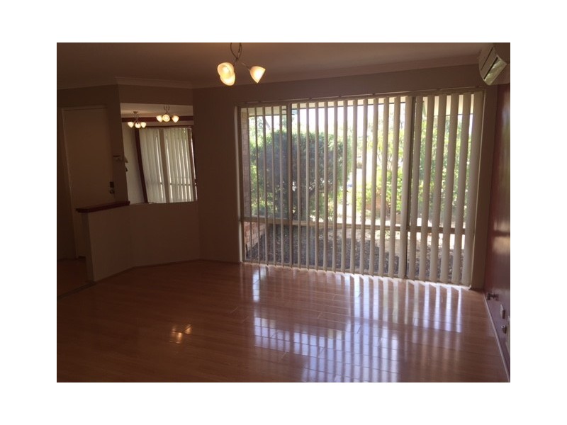 25 Jefferson Drive, Marangaroo WA 6064