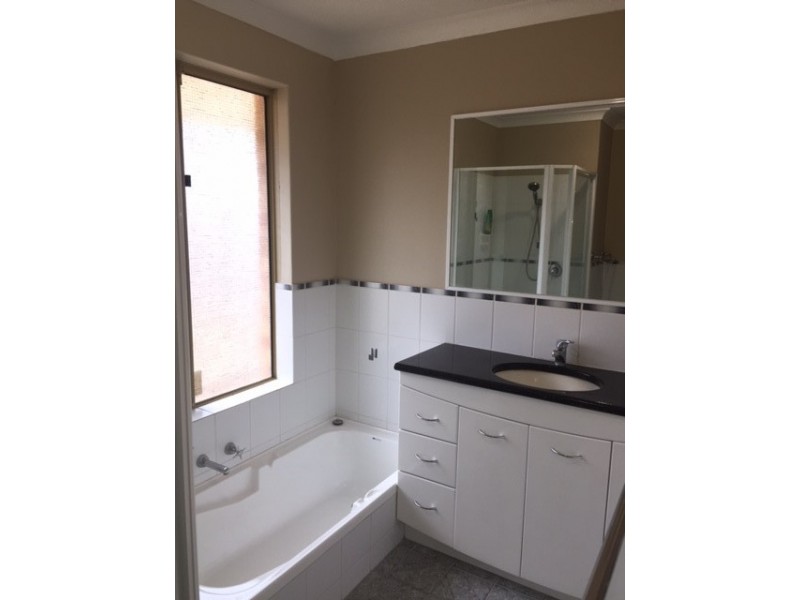 25 Jefferson Drive, Marangaroo WA 6064