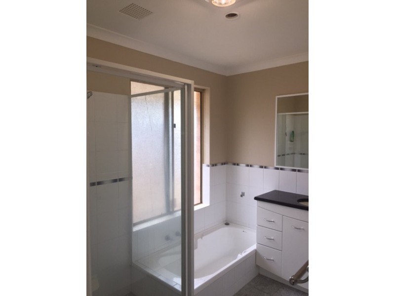 25 Jefferson Drive, Marangaroo WA 6064