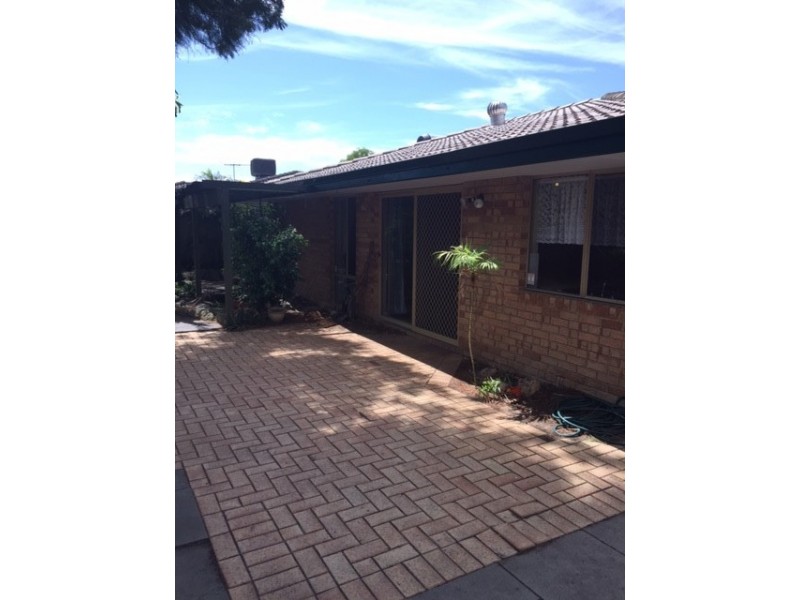 25 Jefferson Drive, Marangaroo WA 6064