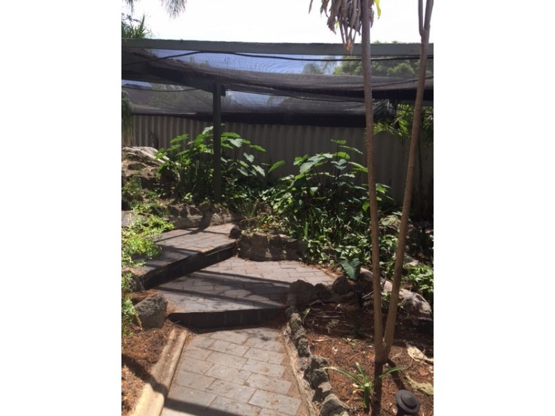 25 Jefferson Drive, Marangaroo WA 6064