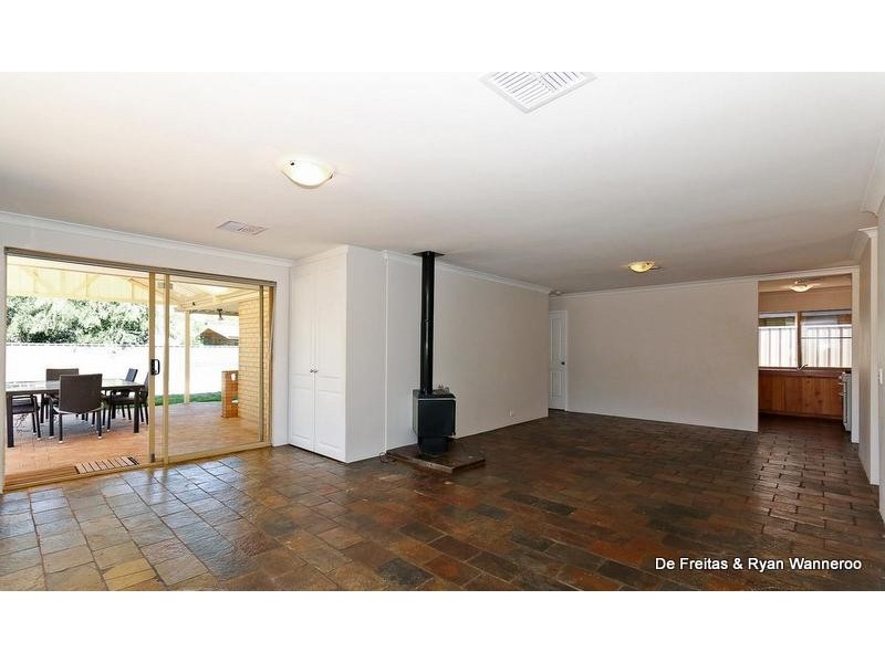 84 Greenfields Circle, Hocking WA 6065