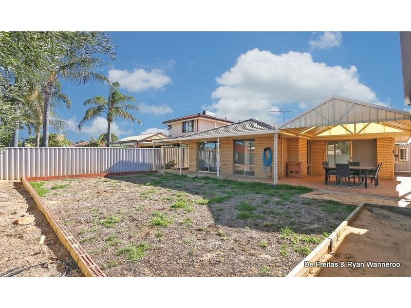 84 Greenfields Circle, Hocking WA 6065