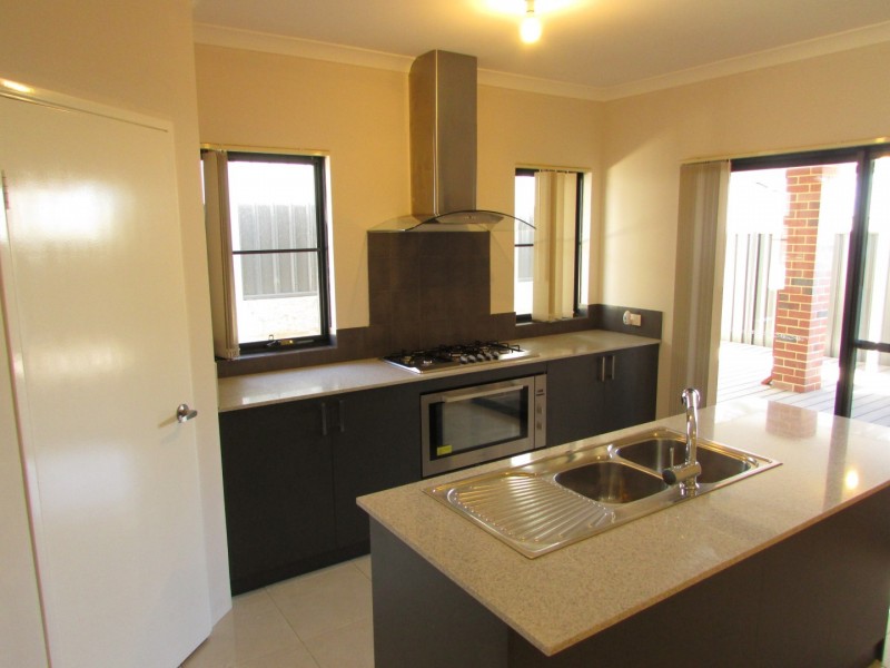 77 Boomerang Loop, Banksia Grove WA 6031