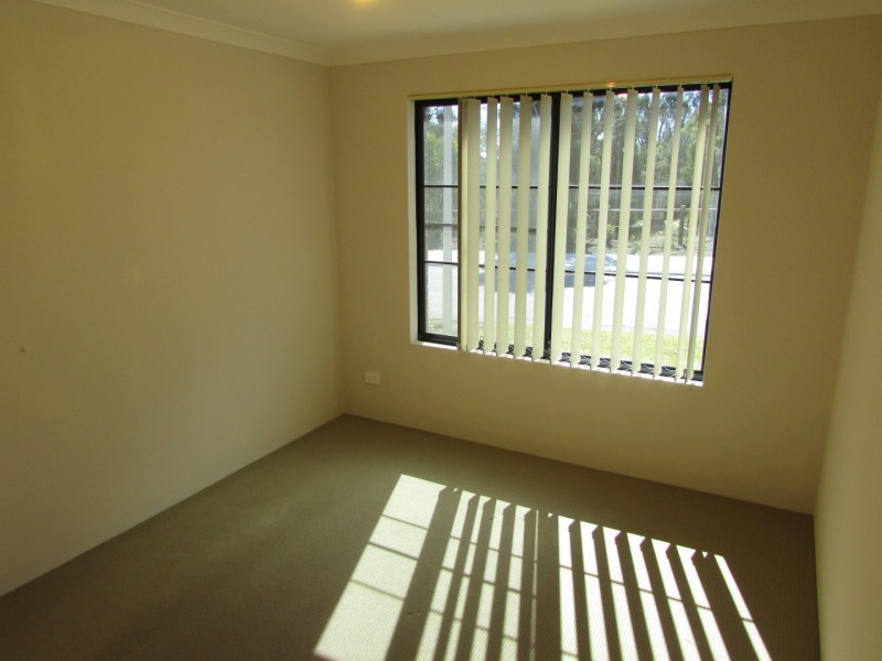 77 Boomerang Loop, Banksia Grove WA 6031