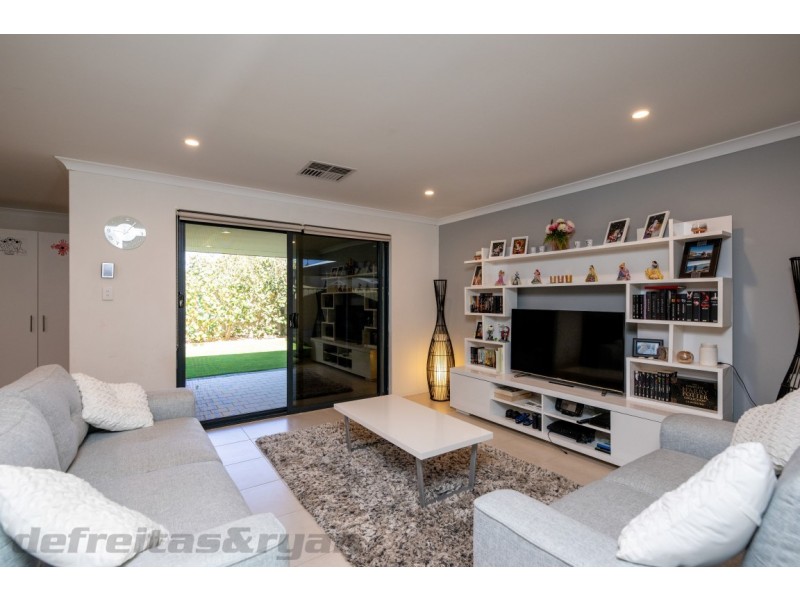 26 Winnipeg Terrace, Wanneroo WA 6065