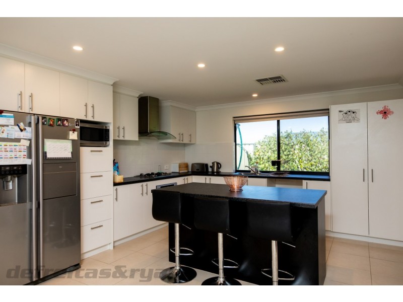 26 Winnipeg Terrace, Wanneroo WA 6065