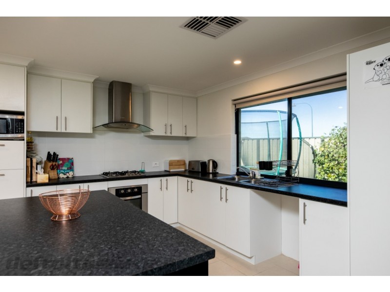 26 Winnipeg Terrace, Wanneroo WA 6065