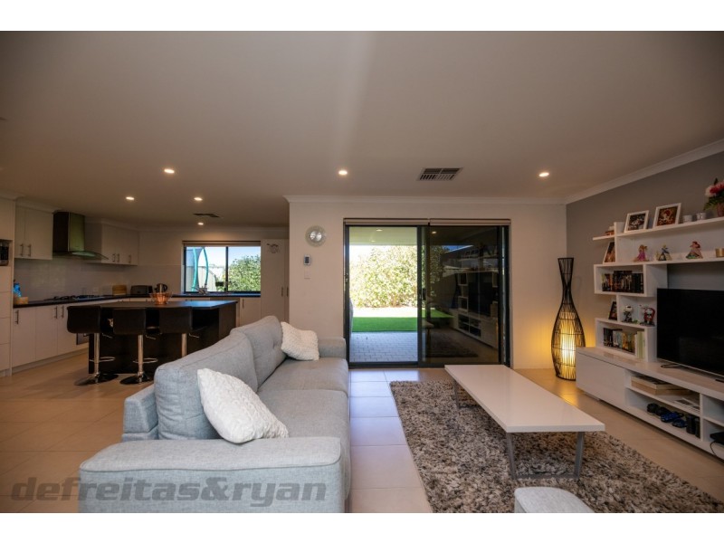 26 Winnipeg Terrace, Wanneroo WA 6065