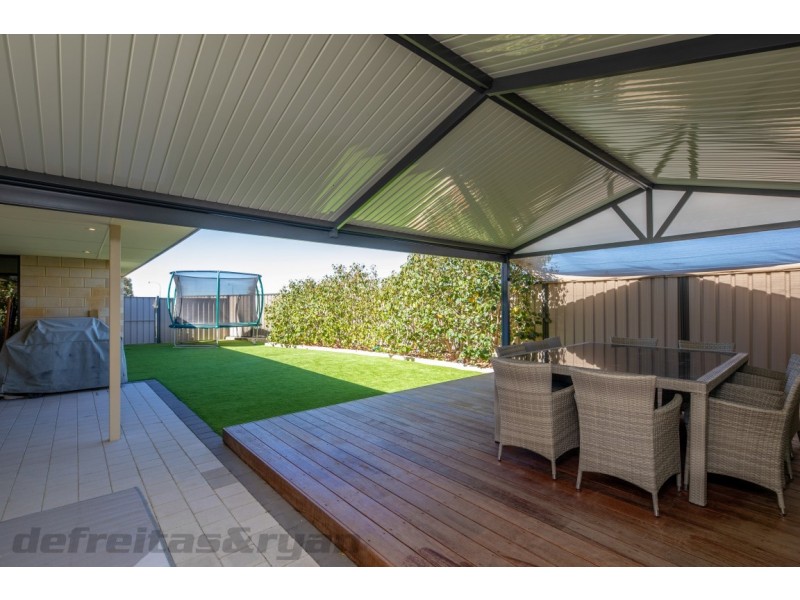 26 Winnipeg Terrace, Wanneroo WA 6065