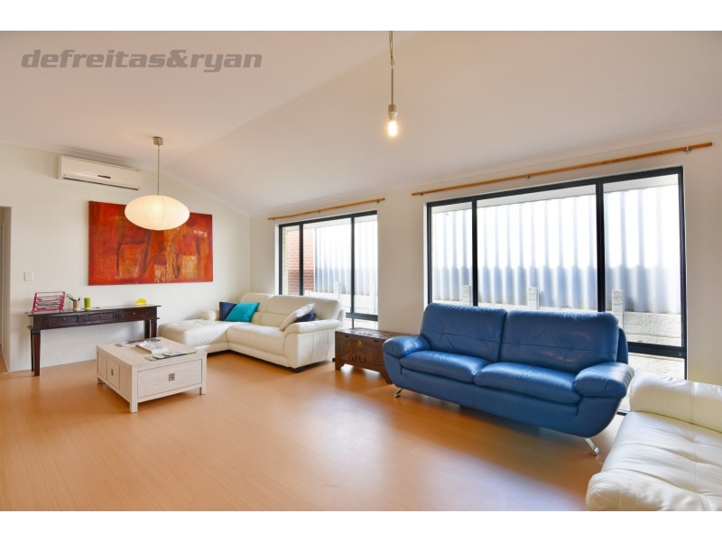 4 Chanton Parade, Hocking WA 6065