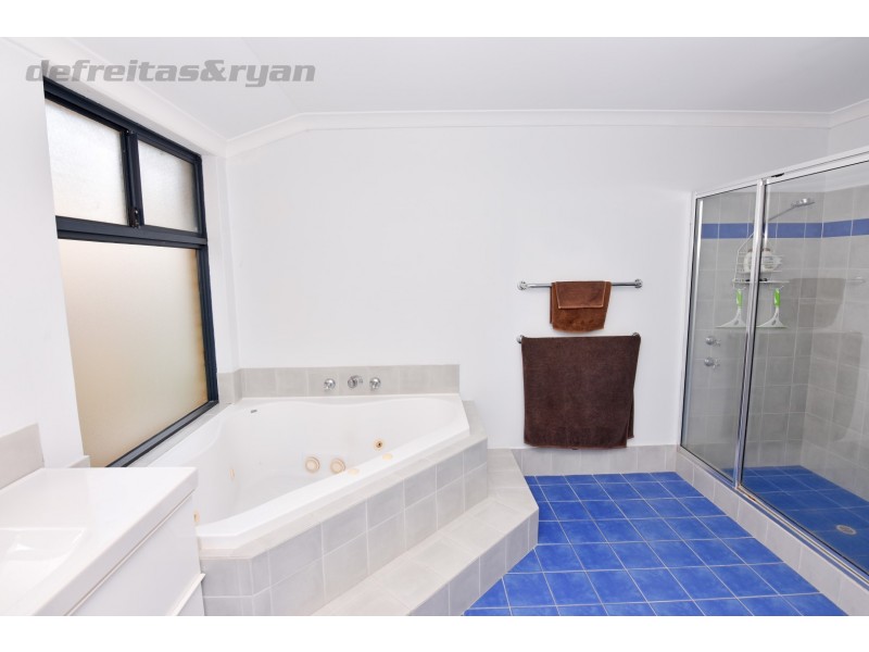 4 Chanton Parade, Hocking WA 6065