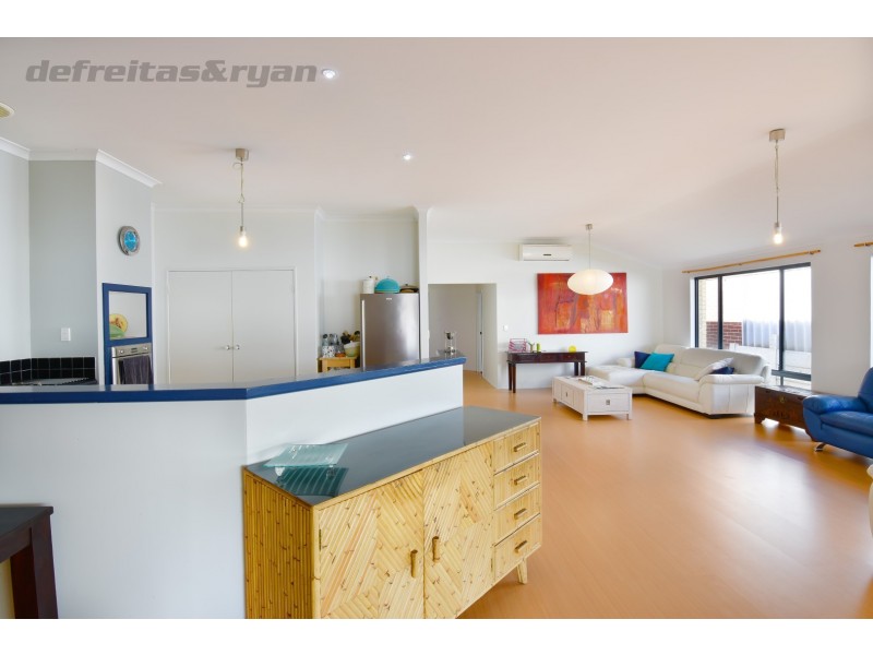 4 Chanton Parade, Hocking WA 6065