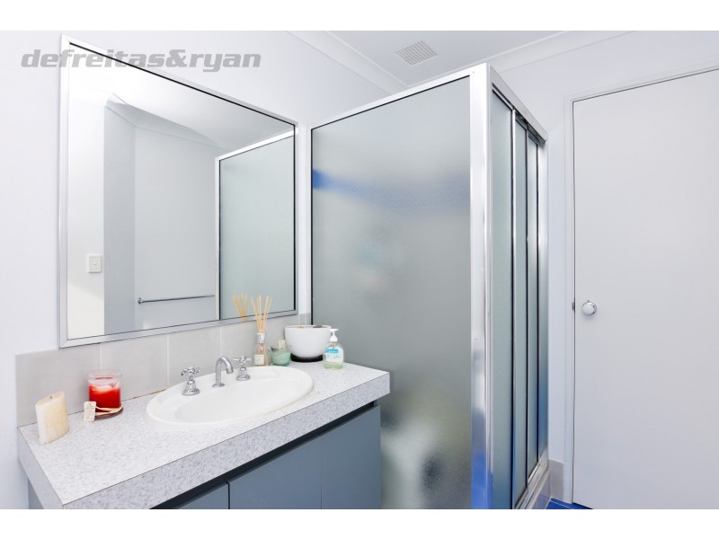 4 Chanton Parade, Hocking WA 6065