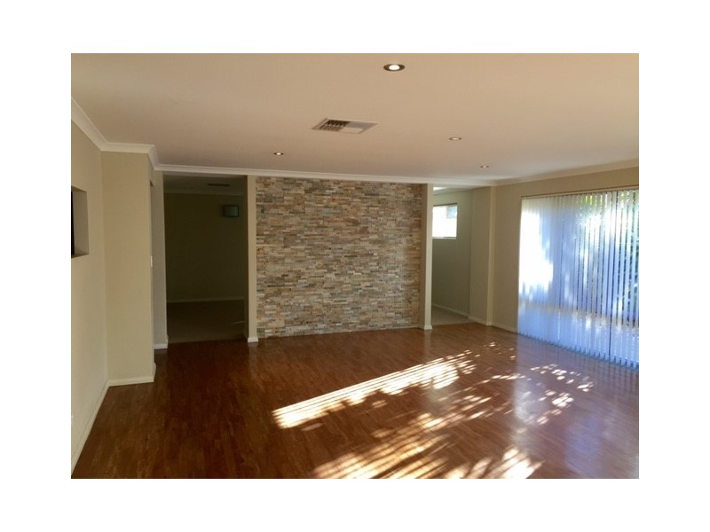 23 Jaeger Bend, Tapping WA 6065