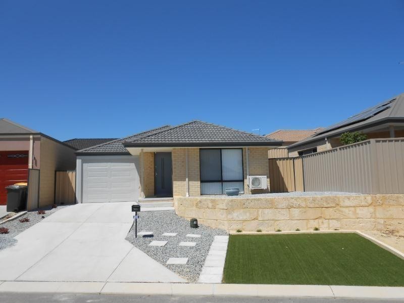 18 Melbourne Loop, Clarkson WA 6030