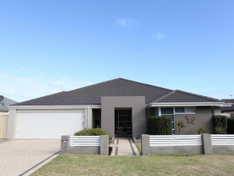 15 Rosinski Circle, Tapping WA 6065