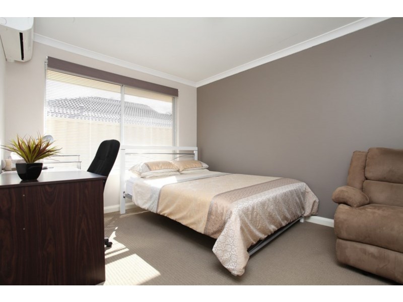 15 Rosinski Circle, Tapping WA 6065
