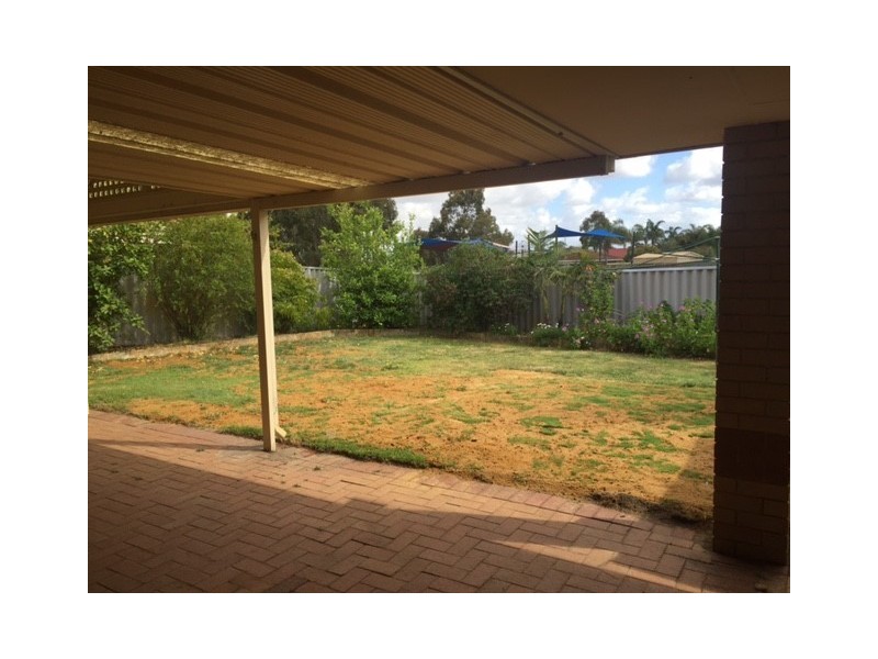 9 Carlsbad Court, Ballajura WA 6066