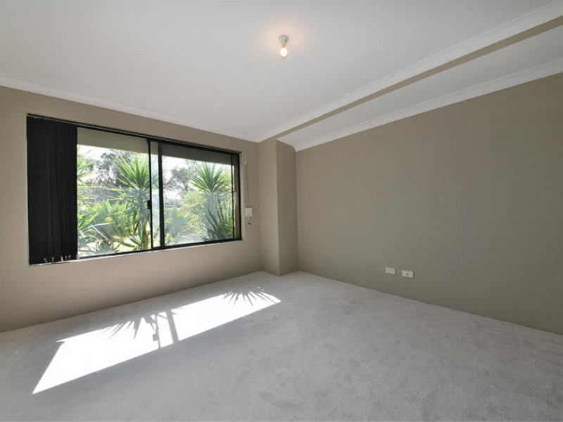 136 Dundebar Road, Wanneroo WA 6065