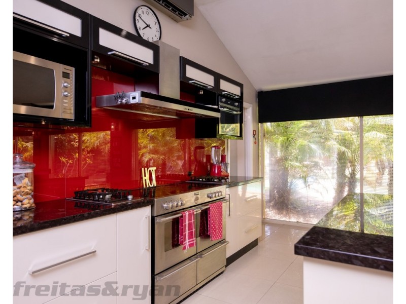 18 Louise Place, Gnangara WA 6077