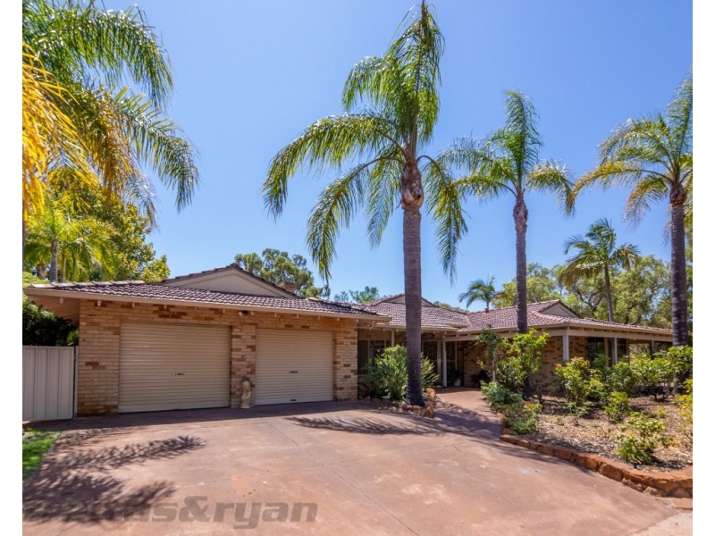 18 Louise Place, Gnangara WA 6077