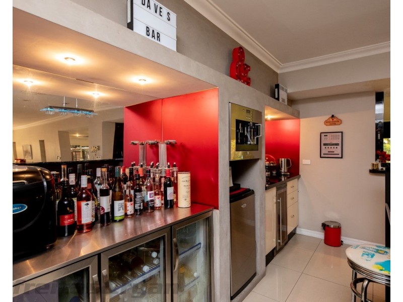 18 Louise Place, Gnangara WA 6077