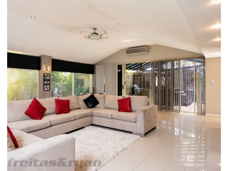 18 Louise Place, Gnangara WA 6077