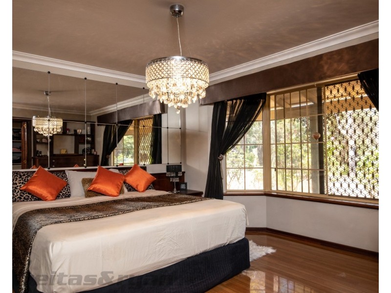 18 Louise Place, Gnangara WA 6077