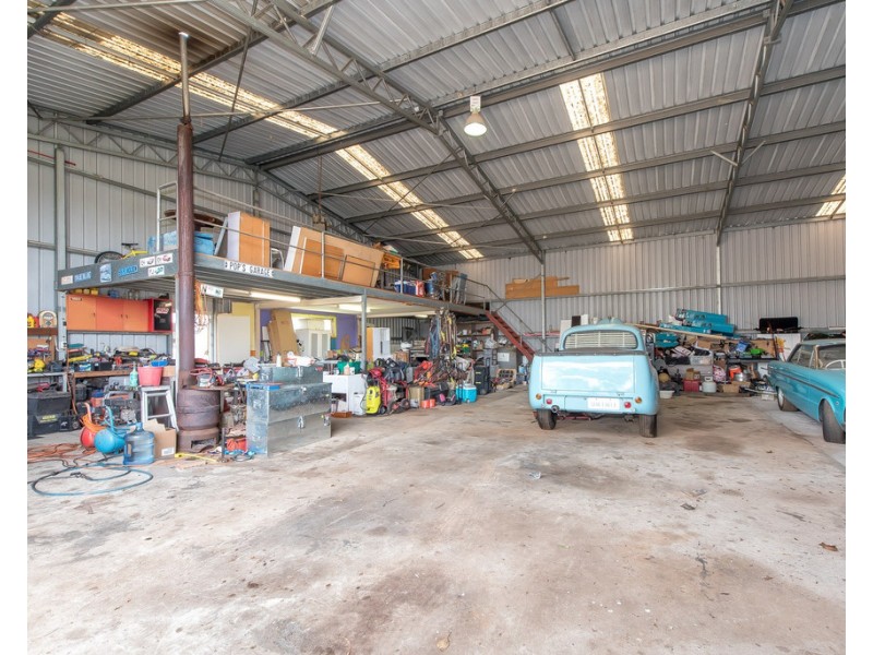 18 Louise Place, Gnangara WA 6077