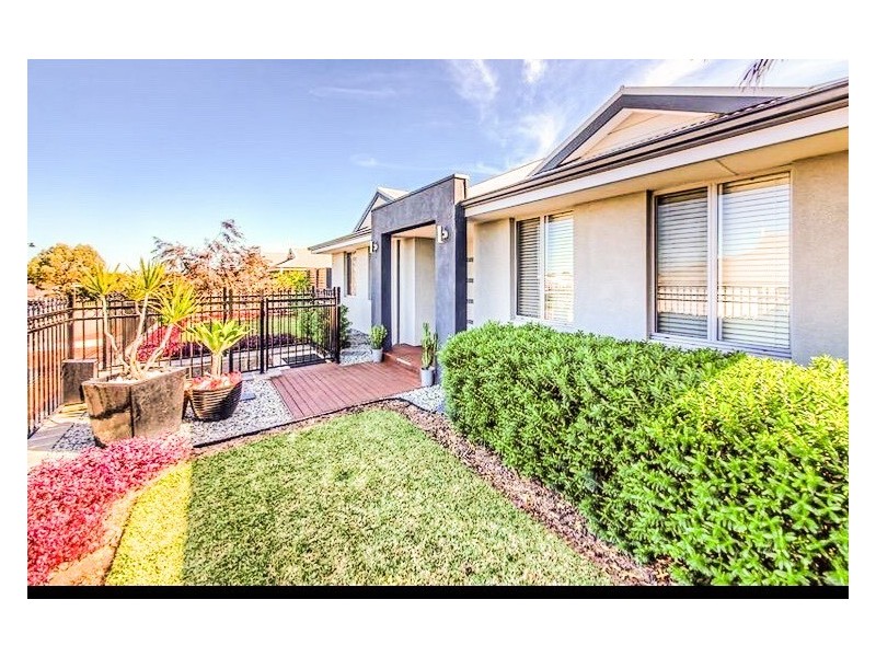 19 Jaeger Bend, Tapping WA 6065