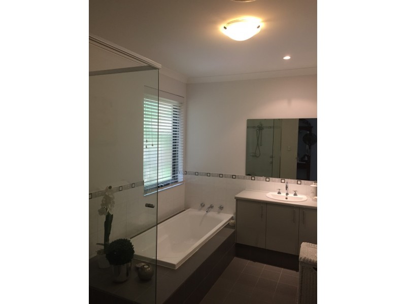 19 Jaeger Bend, Tapping WA 6065