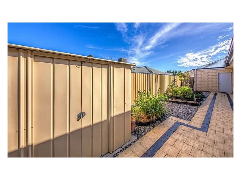 19 Jaeger Bend, Tapping WA 6065