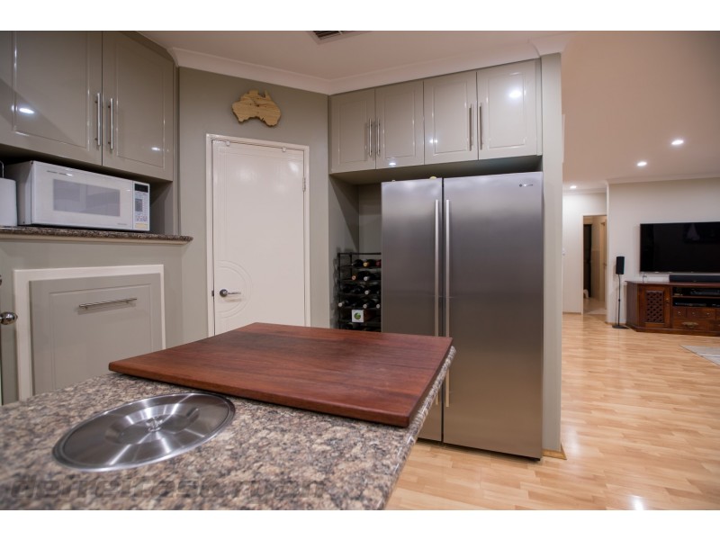 62 Abbotswood Drive, Landsdale WA 6065