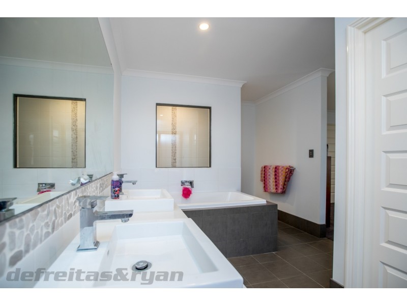 4 Artisan Road, Yanchep WA 6035