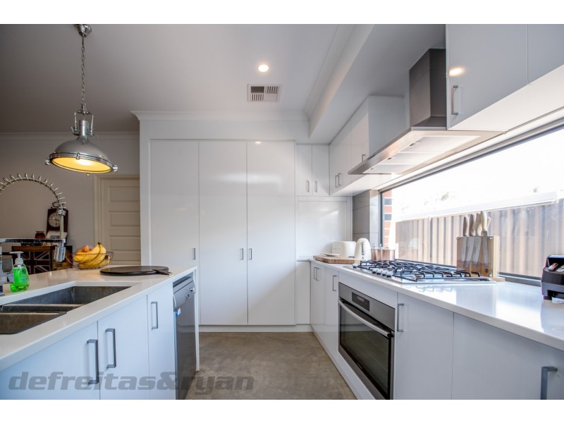 4 Artisan Road, Yanchep WA 6035