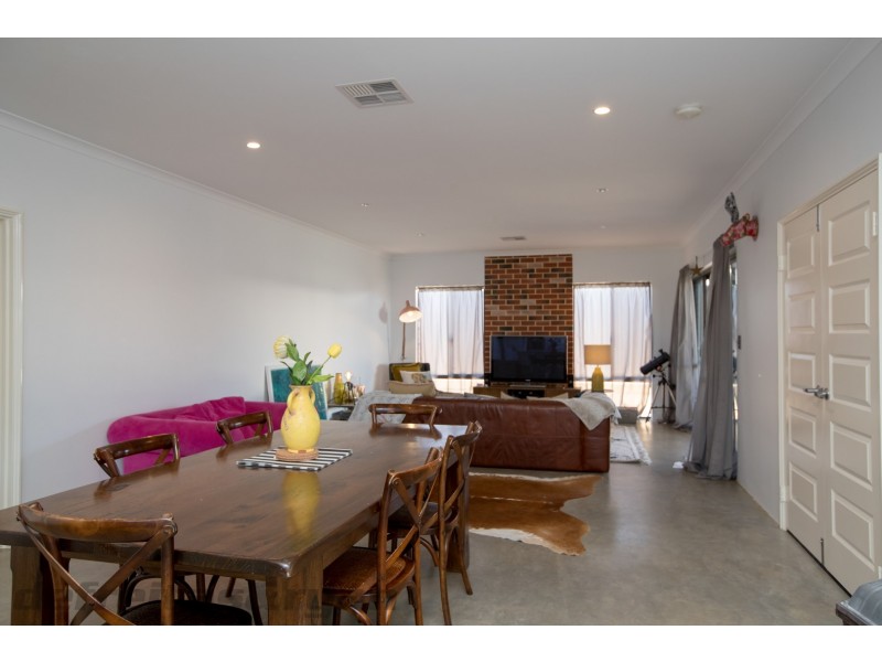 4 Artisan Road, Yanchep WA 6035