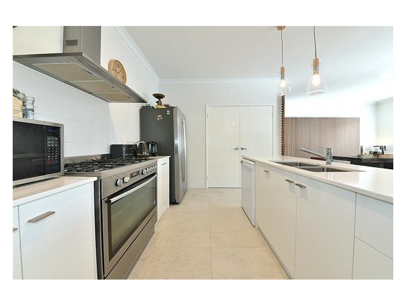 8 Malia Ramble, Alkimos WA 6038