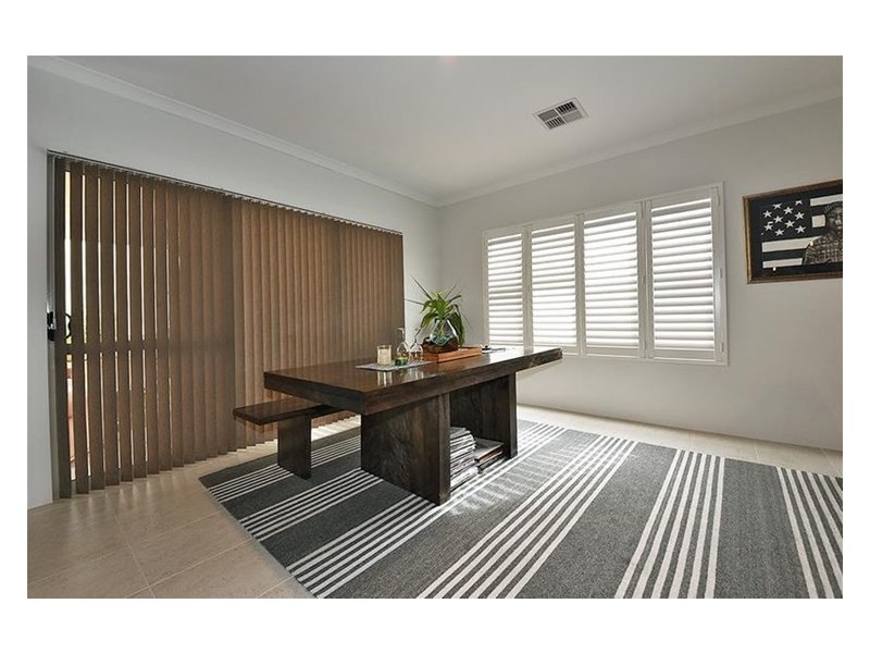 8 Malia Ramble, Alkimos WA 6038