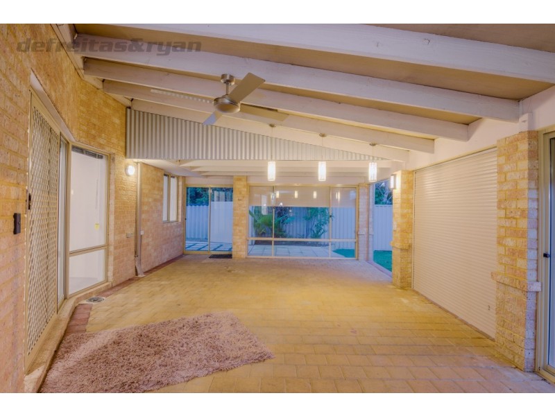 16 Lind Court, Quinns Rocks WA 6030