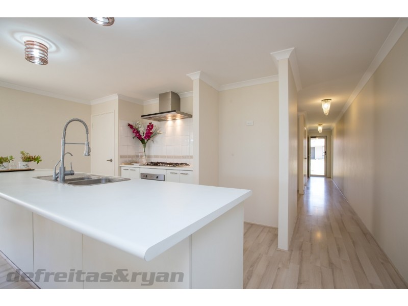 34 Leschenault Loop, Banksia Grove WA 6031