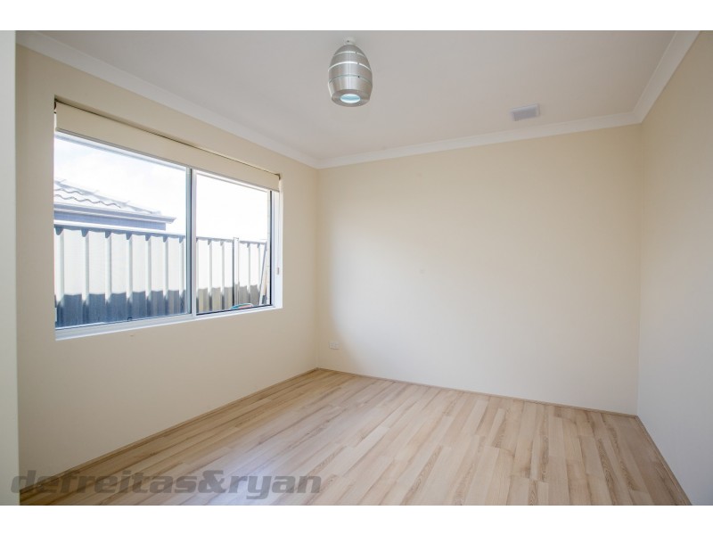 34 Leschenault Loop, Banksia Grove WA 6031