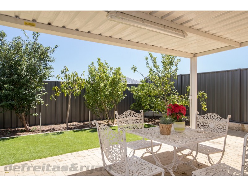 34 Leschenault Loop, Banksia Grove WA 6031