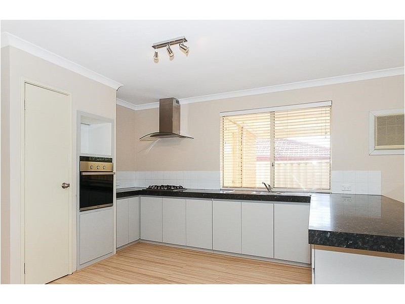 8a Earl Court, Merriwa WA 6030