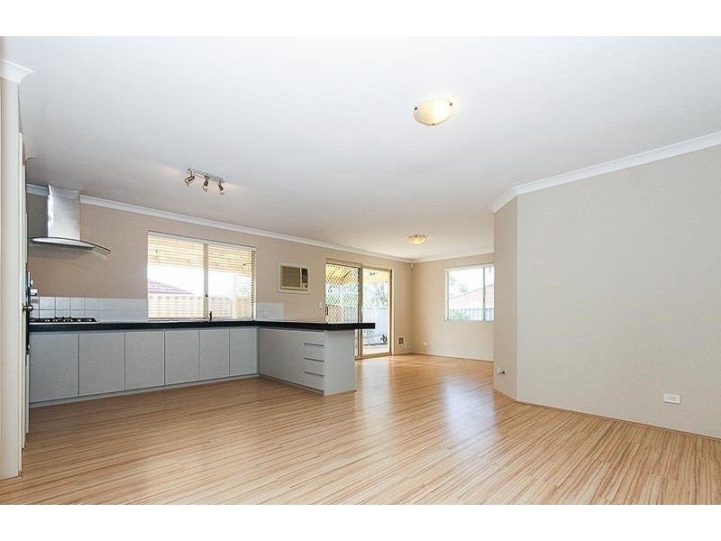 8a Earl Court, Merriwa WA 6030