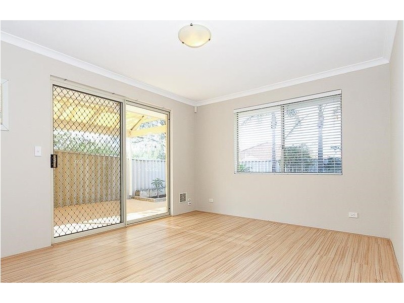 8a Earl Court, Merriwa WA 6030