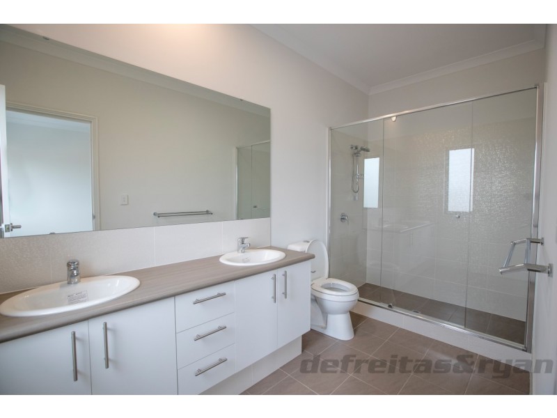 24 Emily Loop, Madeley WA 6065